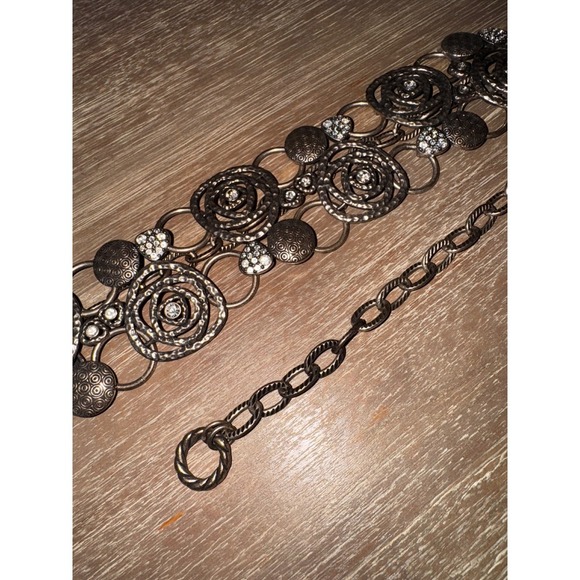 Silver Tone Chain Belt with Rose Design & Rhinestone Details, Adjustable Closure - Picture 12 of 12